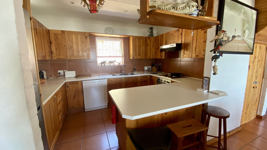 To Let 4 Bedroom Property for Rent in Glencairn Western Cape